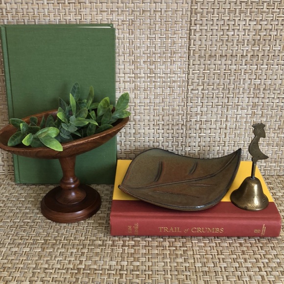 Signed Pottery Leaf Trinket Dish/Soap Dish Minimalist Style - Picture 6 of 15